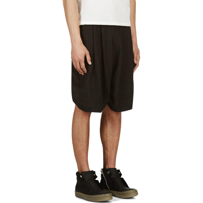 KTZ Black Pleated Balloon Shorts