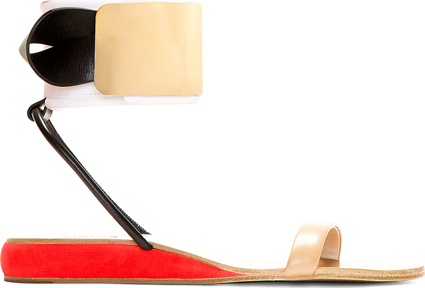 Chloé
Gold & Beige Leather Ankle Cuff Sandals