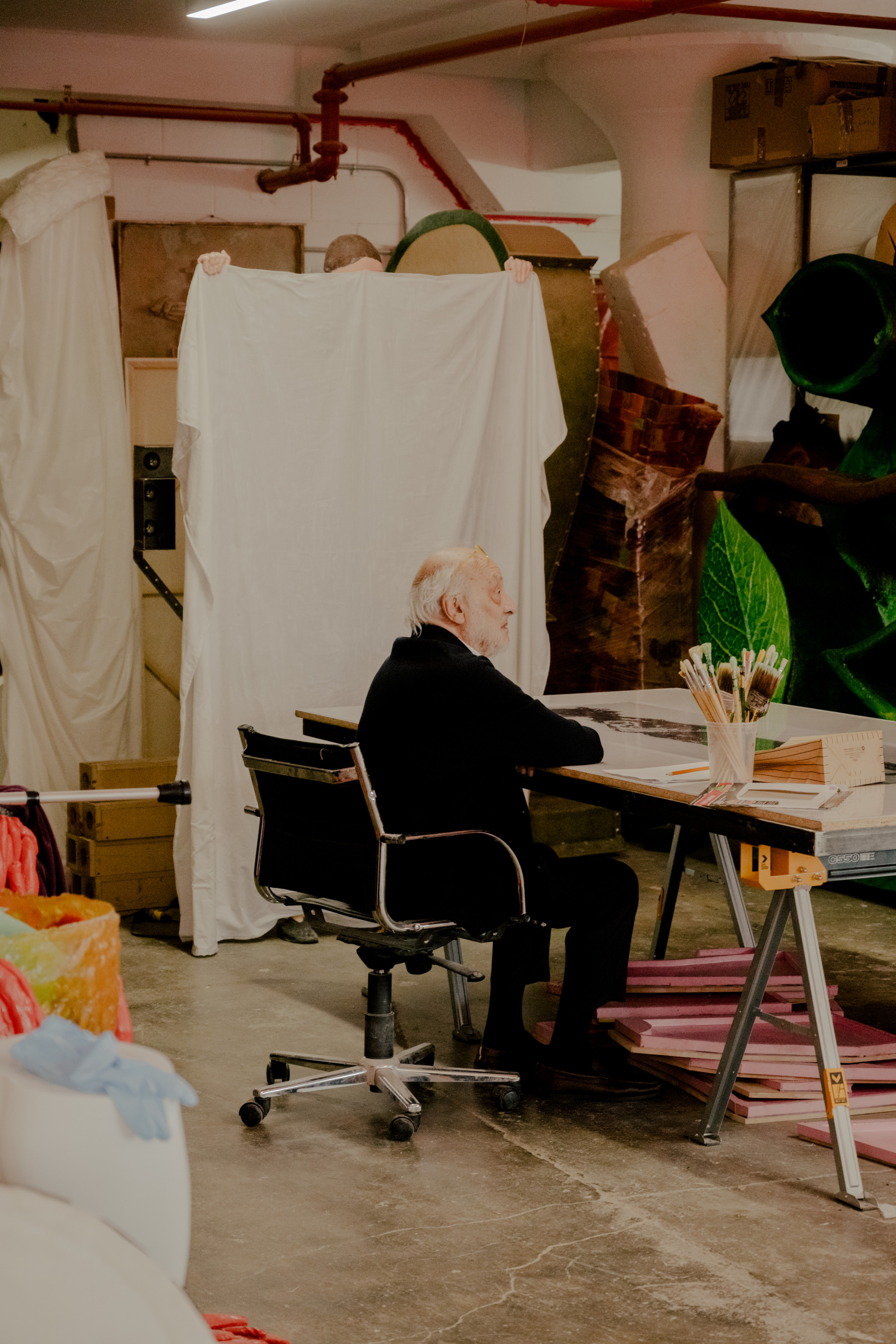 ガエターノ・ペッシェ：現実を呼吸する具象 | SSENSE 日本