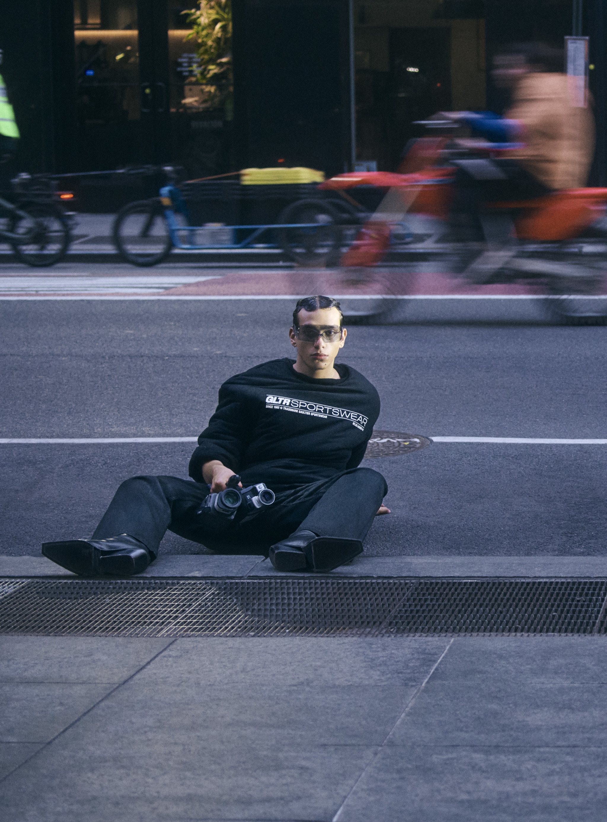 シェーン・オリバーが攪拌したゴルチエの世界 | SSENSE 日本