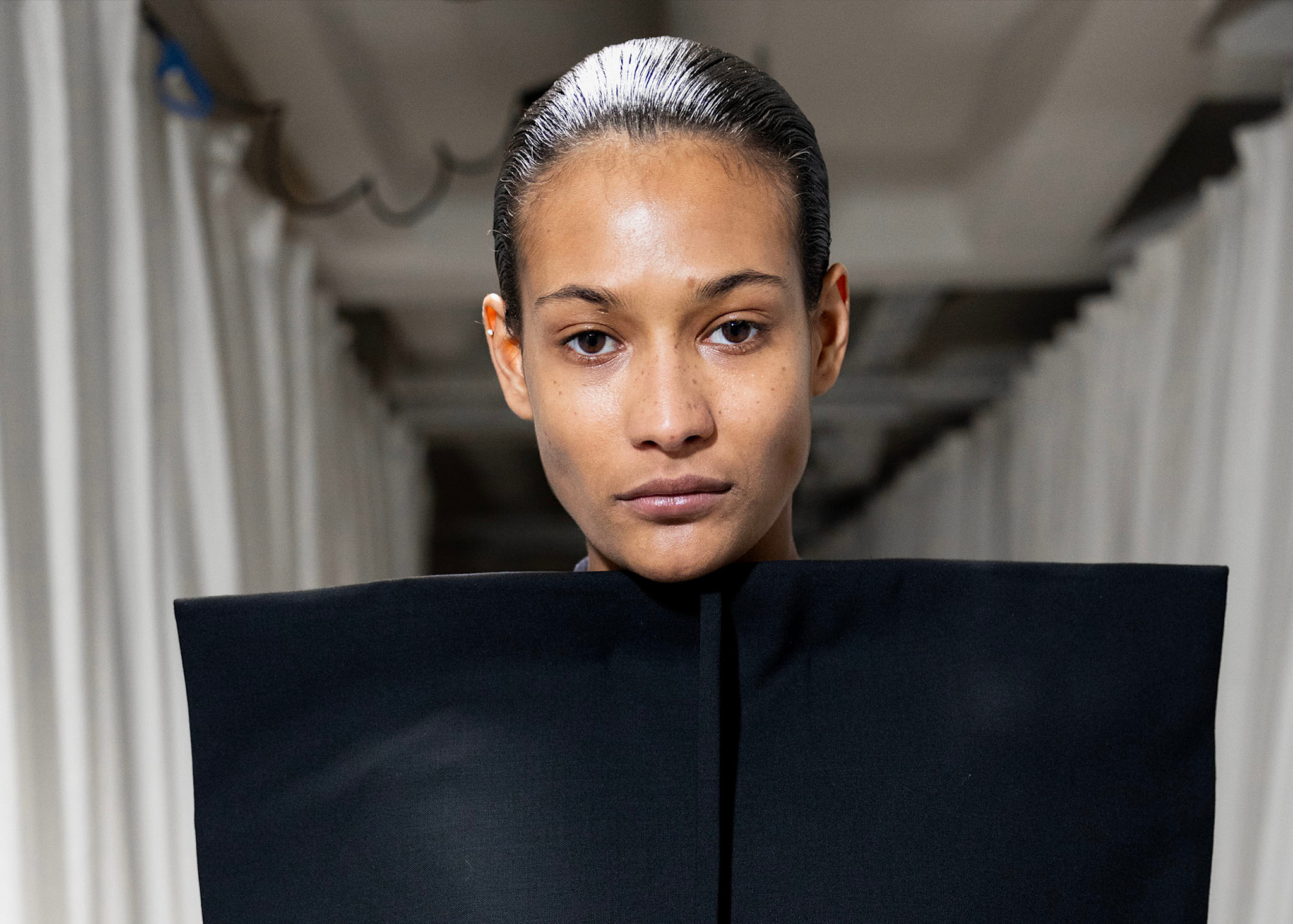 ラグジュアリーファッションの欲望 Amazon.co.jp: ラグジュアリー LUXURY in fashon RECONSIDERED