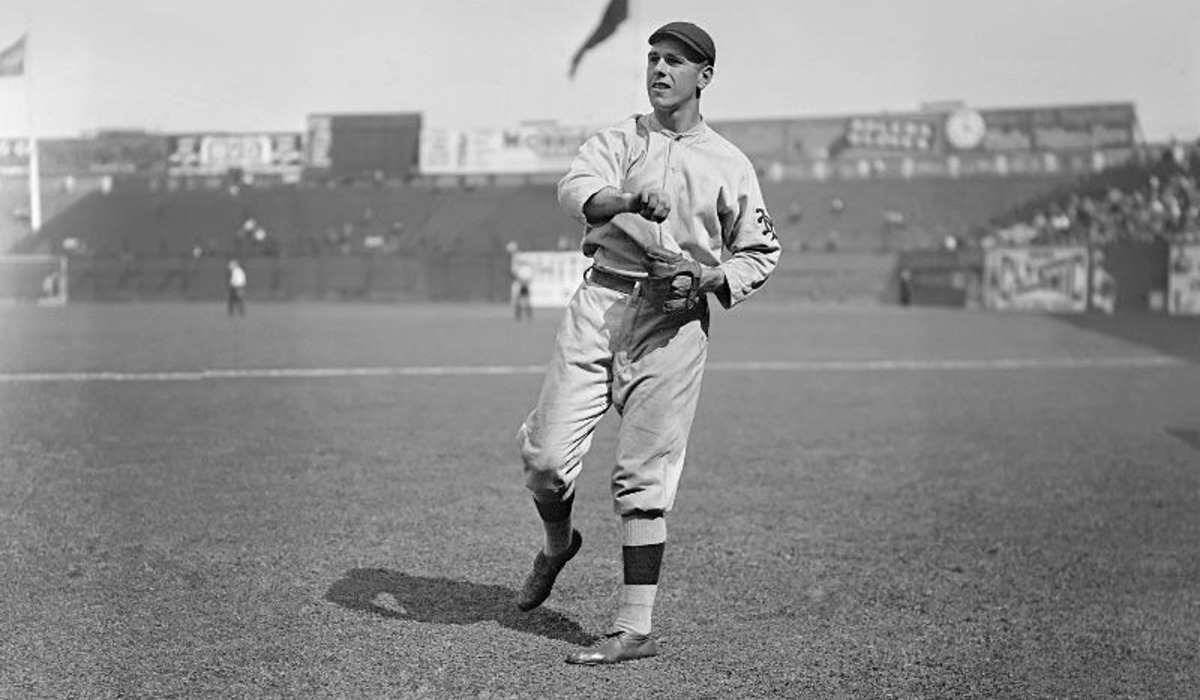 Fred Snodgrass Drops a Routine Fly in 1912