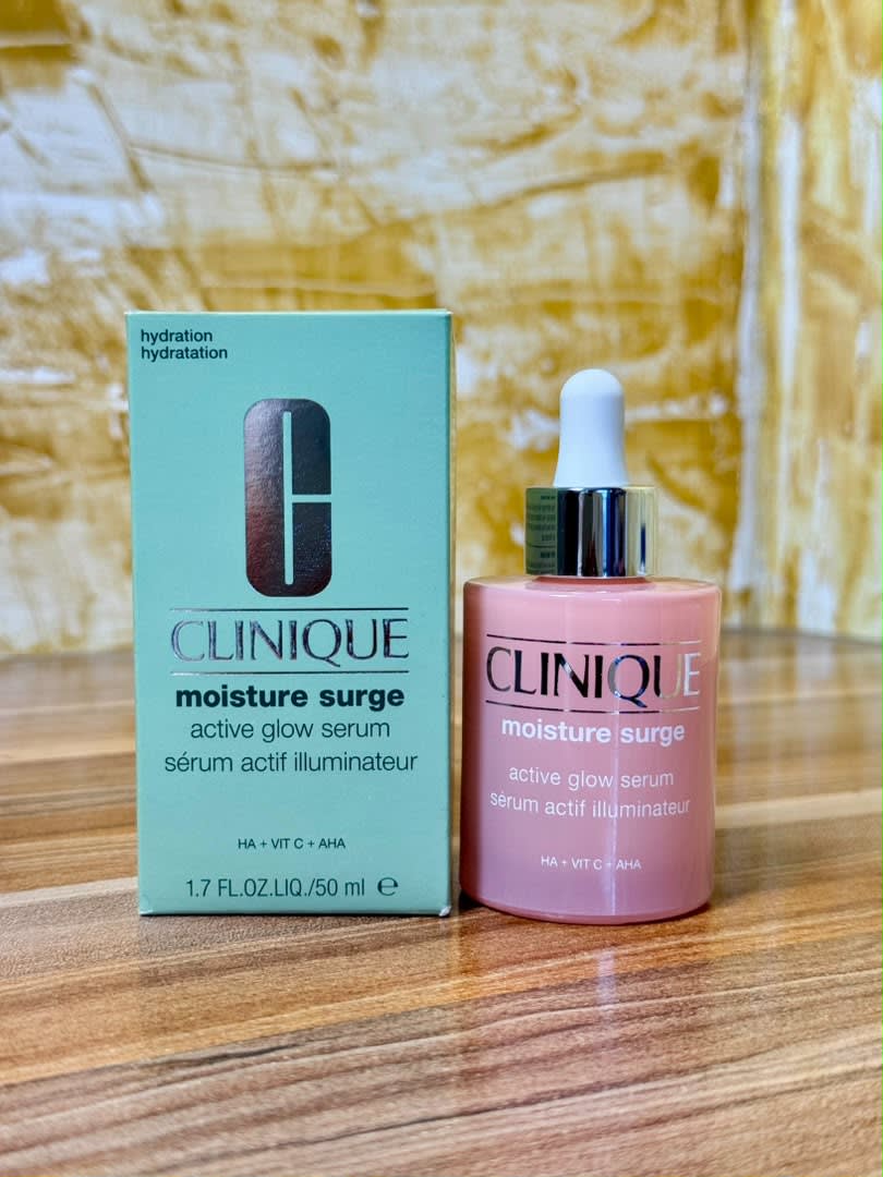 Clinique Moisture Surge Serum . 50ml