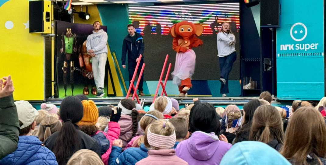 NRK Super lagde show på Maura skole