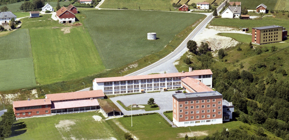 Bø vgs er 100 år i 2023 - Telemark fylkeskommune