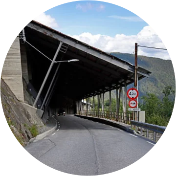 Pilarene til Farrisbrua.