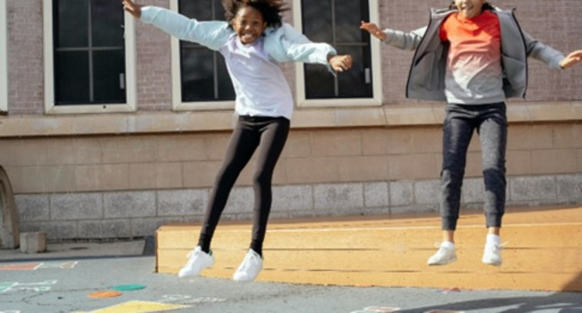 Illustrasjonsbilde av lekende barn