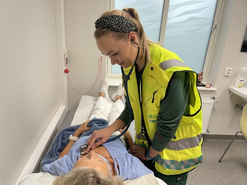 Illustrasjonsfoto lege og pasient på legevakta i Sarpsborg.