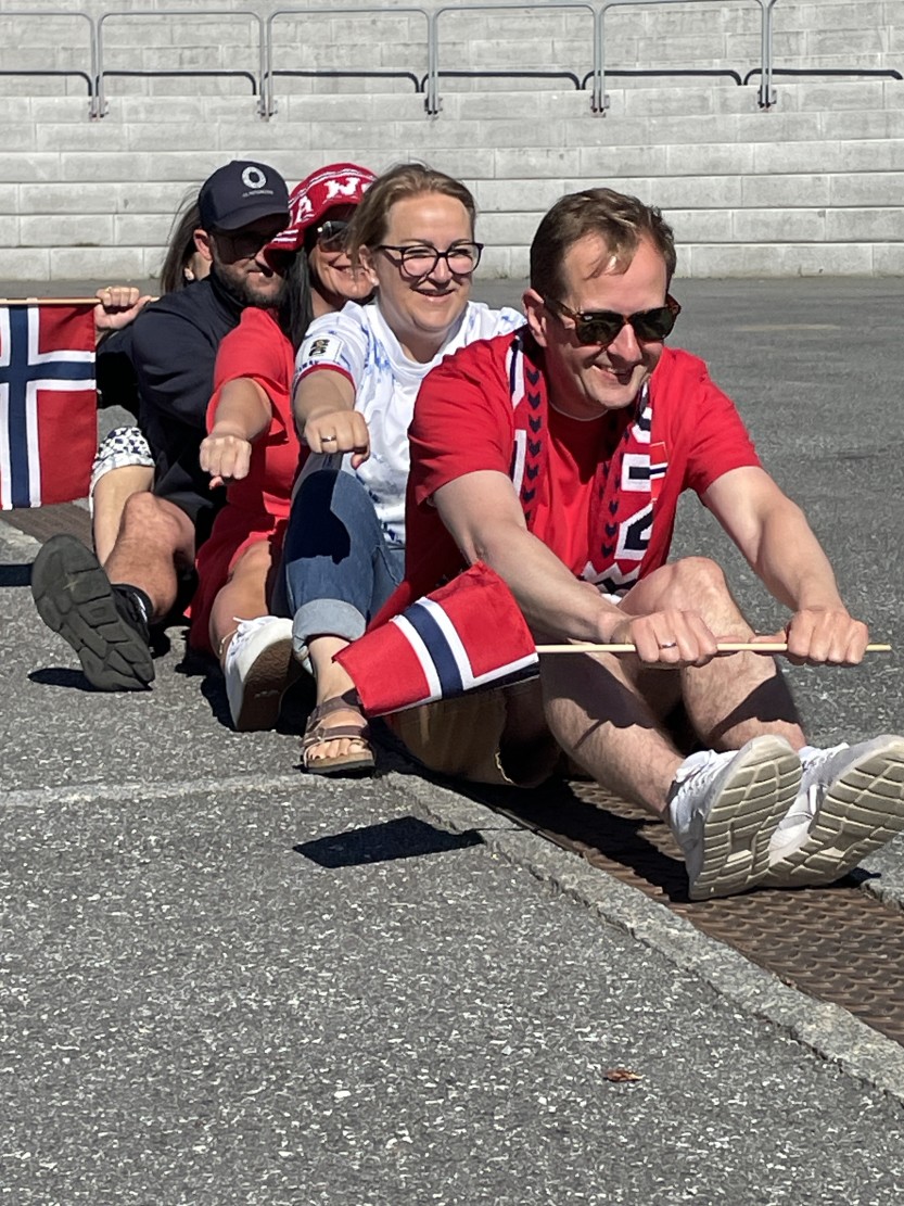 Ro ro i Kulås før lørdagens sending av VM-kamp på storskjerm