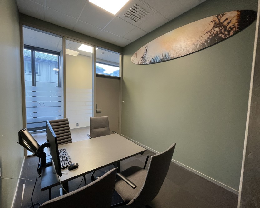 NAV Sarpsborg har fått usmykning i samtalerom