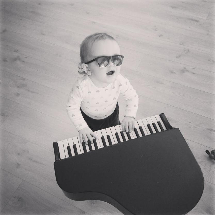 Lucas Dolan har vært ivrig med musikk siden han var liten. Her er han 2 år.