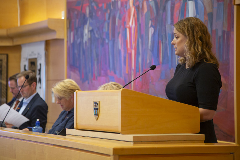 Helene W. Gjerløw (MDG) på talestolen.