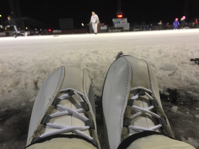 Skøyter på kunstisen