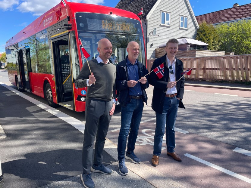 Fylkesordfører Sindre Martinsen-Evje, Jostein Haug i Bypakke Nedre Glomma og Andreas Brännström, varaordfører og leder av 17. mai-komiteen i Sarpsborg.