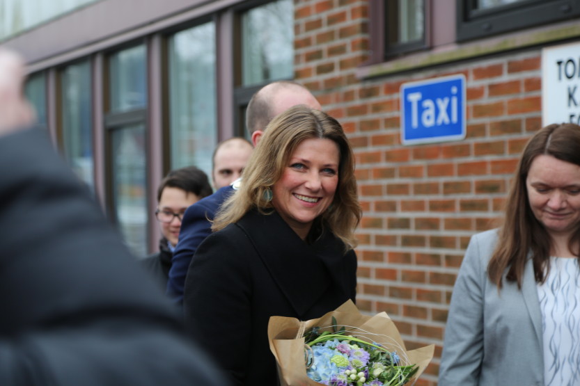 Prinsesse Märtha Louise besøkte Kurland barneskole for å feire avdeling Regnbuens 20-årsjubileum. Foto: Emely Haugerud Hansen.