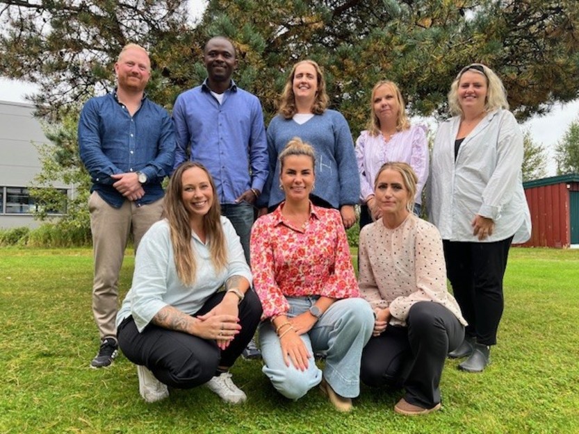 PPTs ressursteam. Bak fra venstre: Dennis A. O. Schmidt, Joseph Dabuo, Jannicke Strand, Tina Marie Løwfeldt, Karoline Hiller Johansen. Foran t.v: Maria Baardsen Winther, Emma Jansson Solgård og Christine Shie. Fraværende: Rita Johansen.
