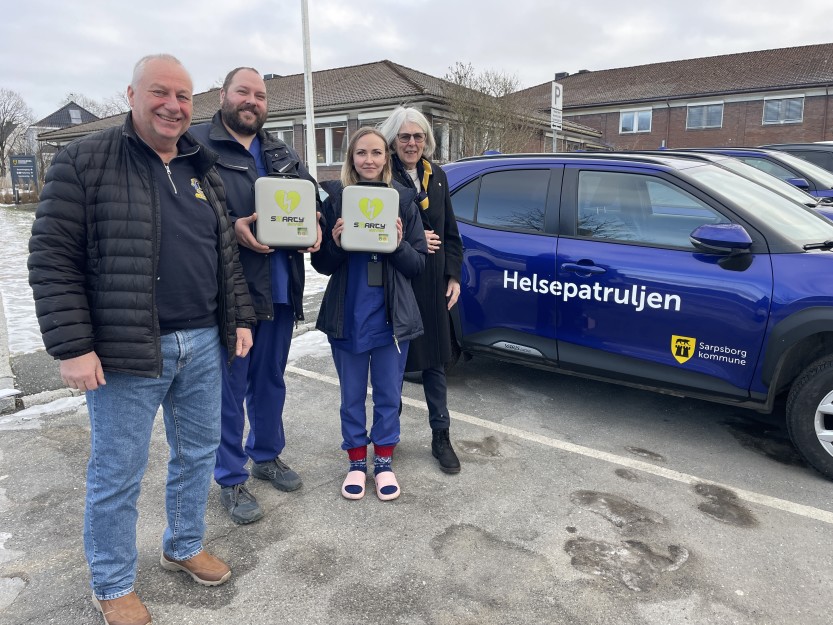 Hjertestartere i gave fra Lions Club Borg og Lions Club Skjeberg.