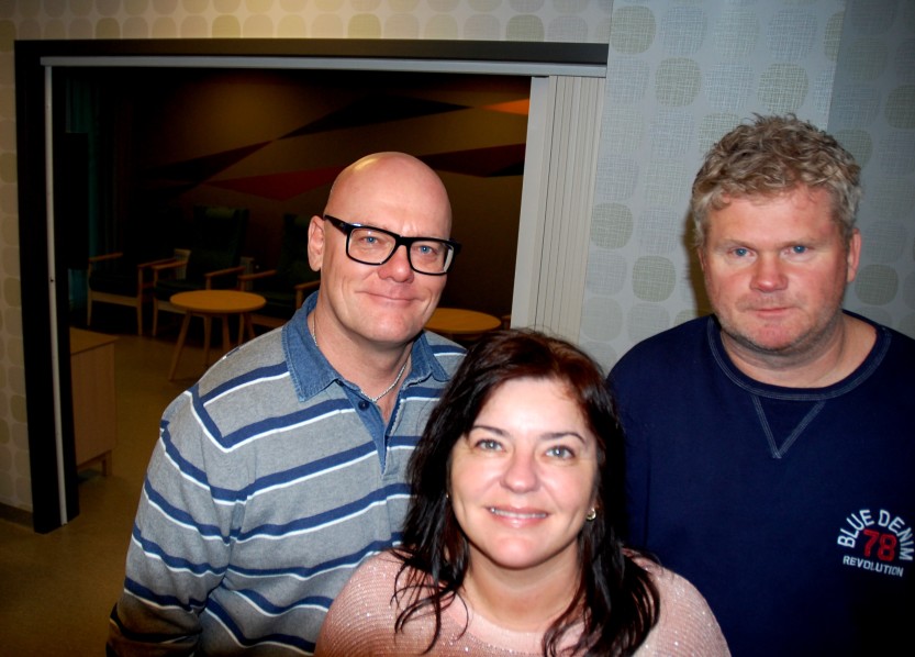 Prosjektlederne Vegar R. Edgren og Lars Henning Olsen. Enhetsleder ved helsehuset Lene Simensen Rød.