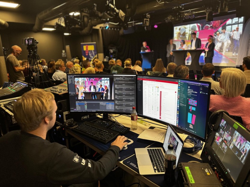 Medarbeidere fra kultur i Sarpsborg kommune deltar med flerkameraproduksjon for Kulturtanken under Arendalsuka 2024.