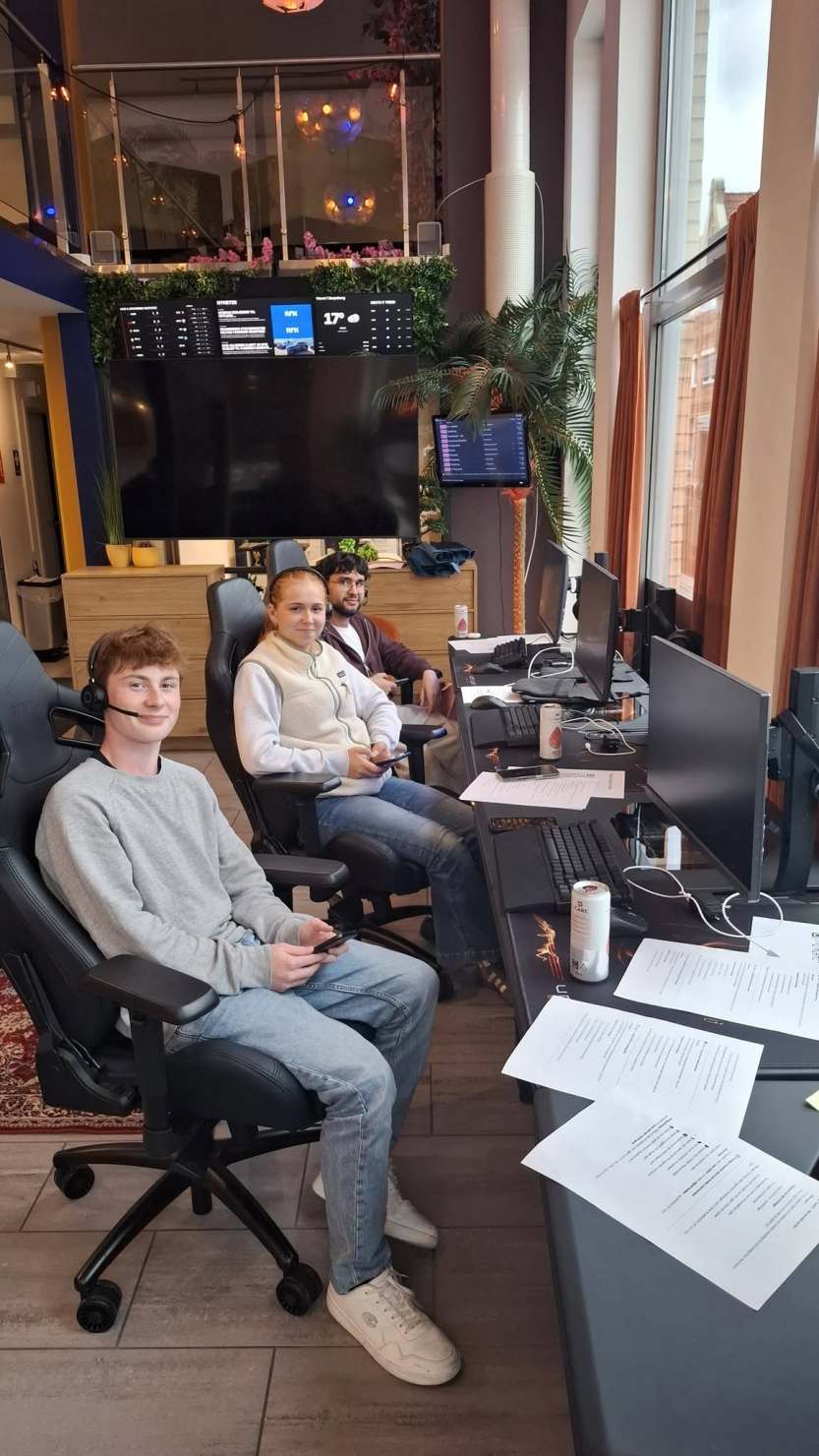 Ungdommer er i gang som digitale faddere i Sarpsborg.