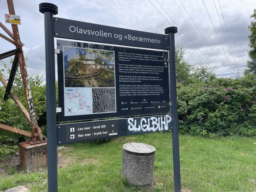 Skilt langs tusenårsstien