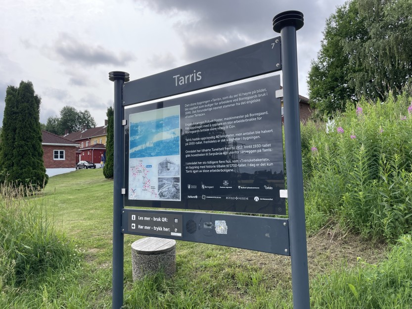 Skilt ved Tarris langs Tusenårsstien