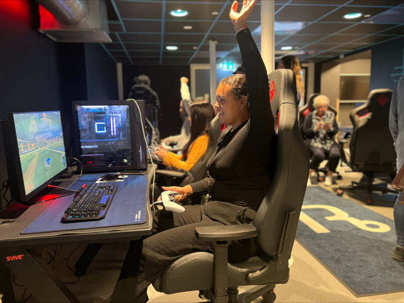 Medarbeidere fra NAV på spillskole