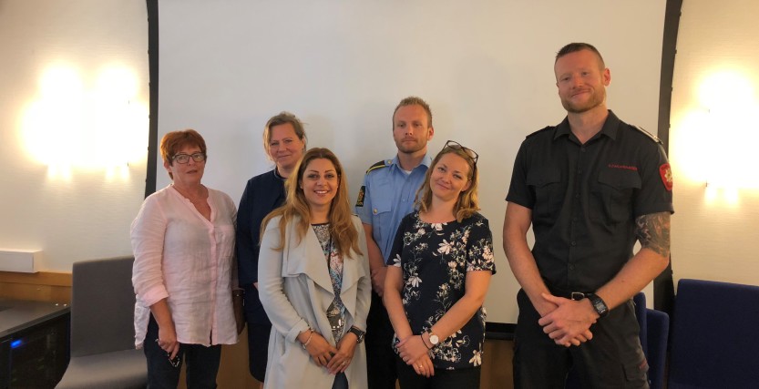 Det ble gjennomført en samordnet kontroll ved tre festivaler i Sarpsborg 16.juni. Det var nyttig, mener (f.v) Bente Holm Sælid (ansvarlig kontroll), Kristin Gerhardt (Kemnerkontoret), Laleh Nour (Kemnerkontoret), Marius Mathisen (politi), Kathinka Messel (ansvarlig bevillinger), Sondre Zakariassen (brann). 