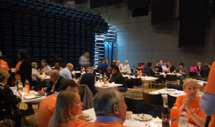 Det var mange deltakere på innbyggermiddagen