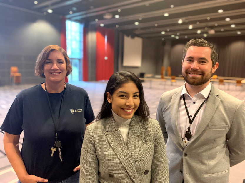 Rebecca Skauge(leder vaksinasjonssenteret), Sapna Iqbal(kommuneoverlege) og Tony Elvegaard(kommuneoverlege) ved vaksinasjonssenteret ved Quality Hotel.