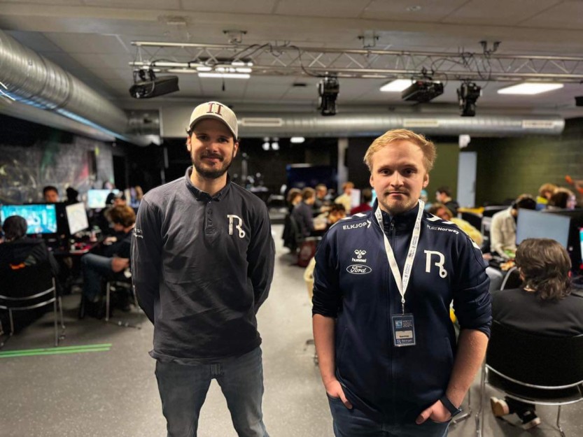 Smashborg. Ole Martin Pedersen Gjestad og Christopher Lexander