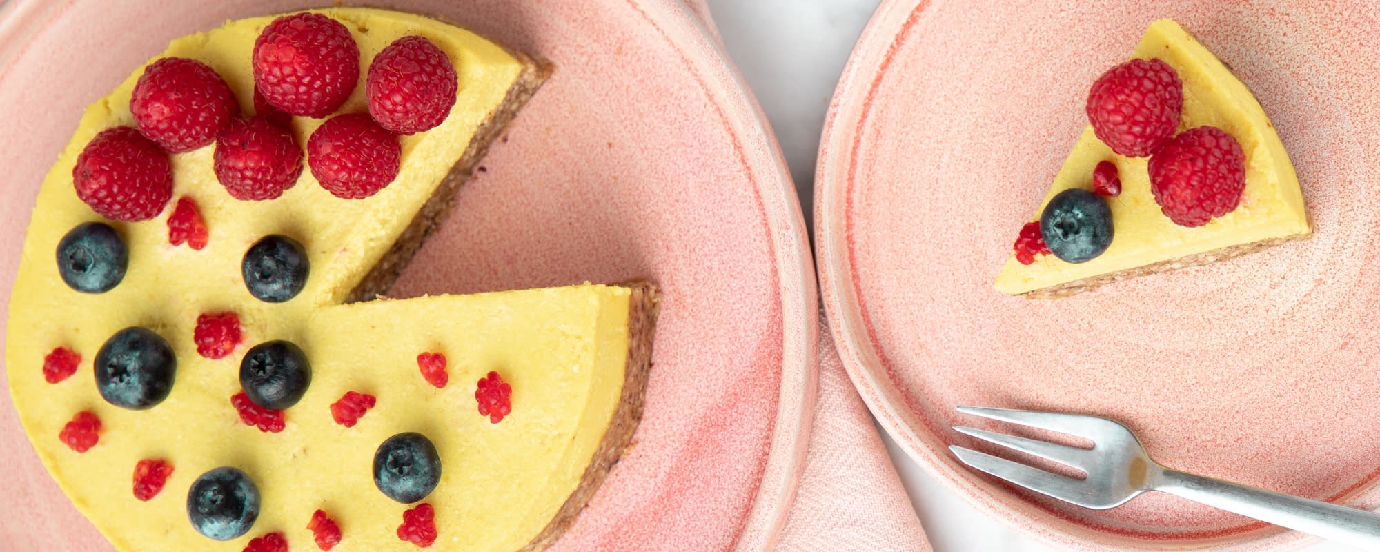 Raw lemon cheesecake