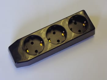 Skjøtekontakt 3v  Sort 16A Schuko Padde