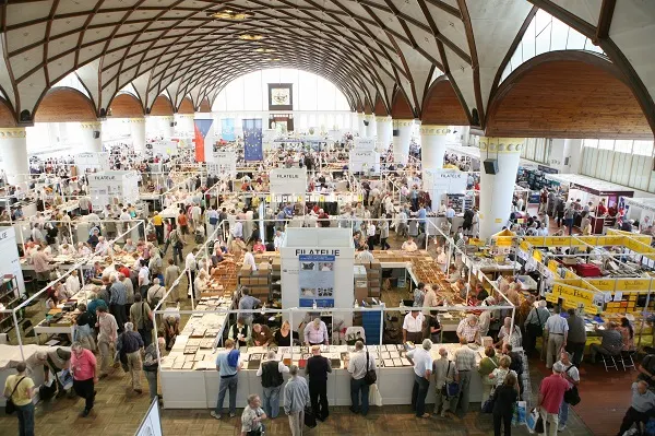 panoramica fiera al coperto