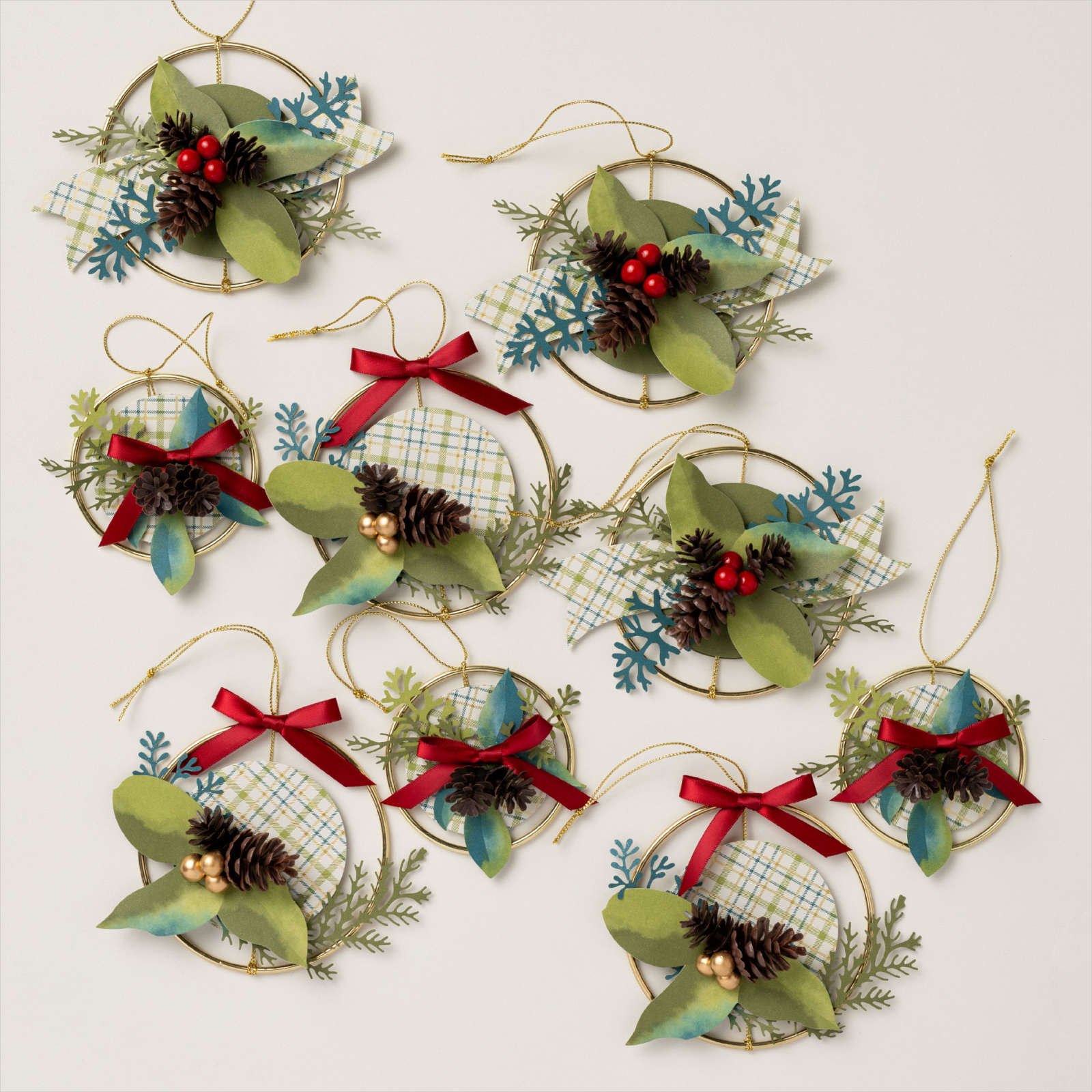 CHRISTMAS ORNAMENTS KIT