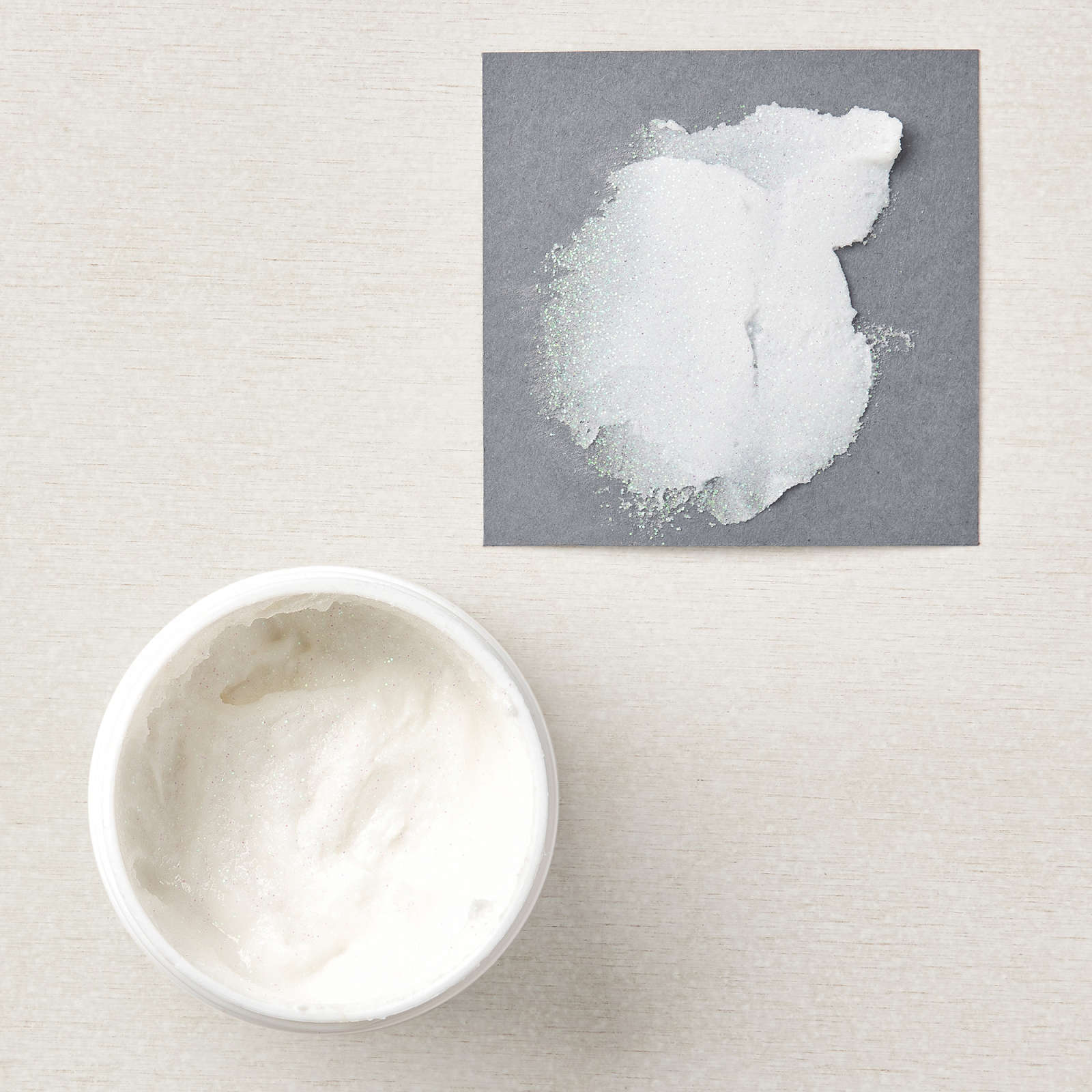 SHIMMERY WHITE EMBOSSING PASTE