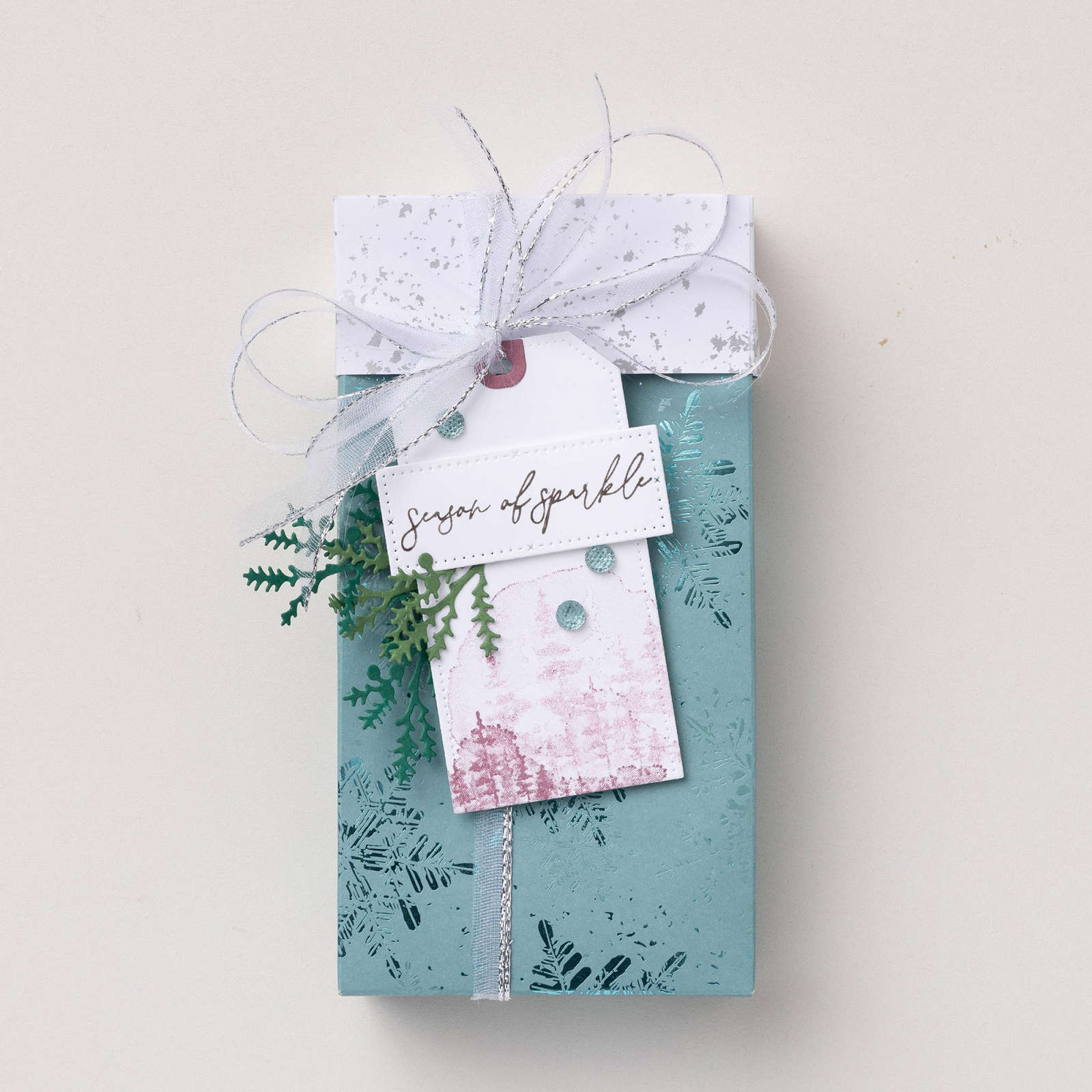 FACETSTEENTJES IN DRIE KLEUREN