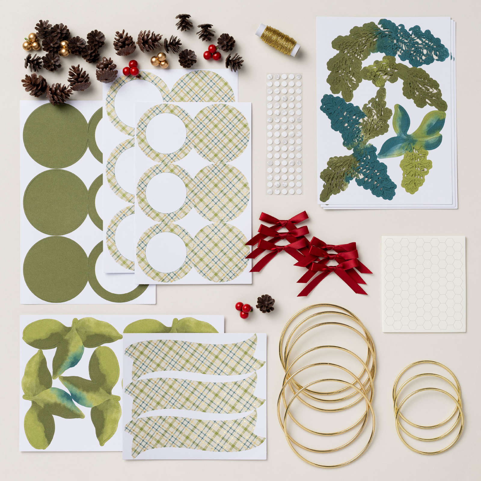 CHRISTMAS ORNAMENTS KIT