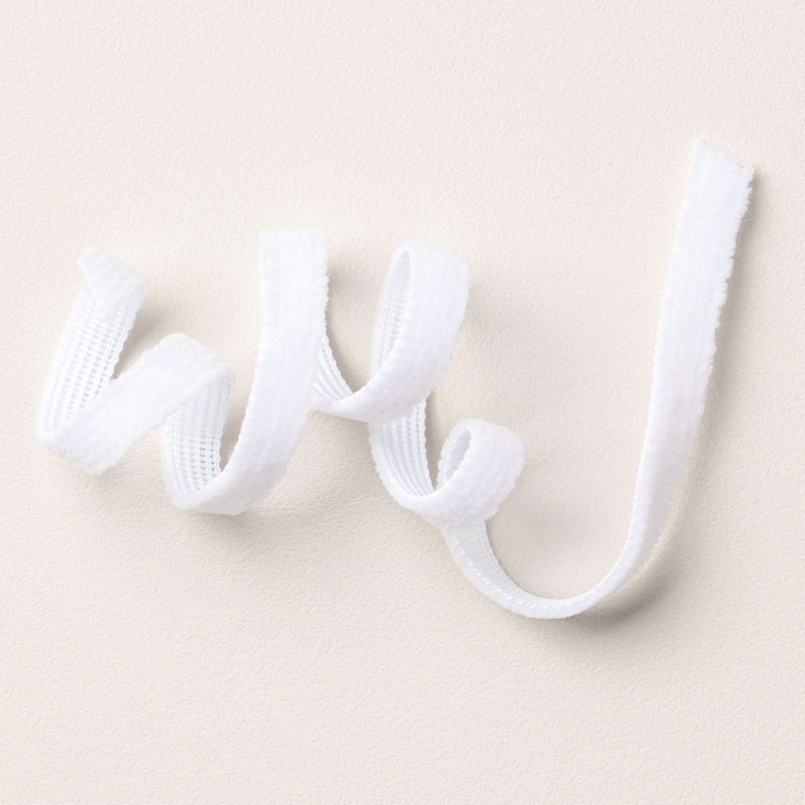 3/8" (1 CM) FLAUSCHIGES DEKOBAND IN WEISS