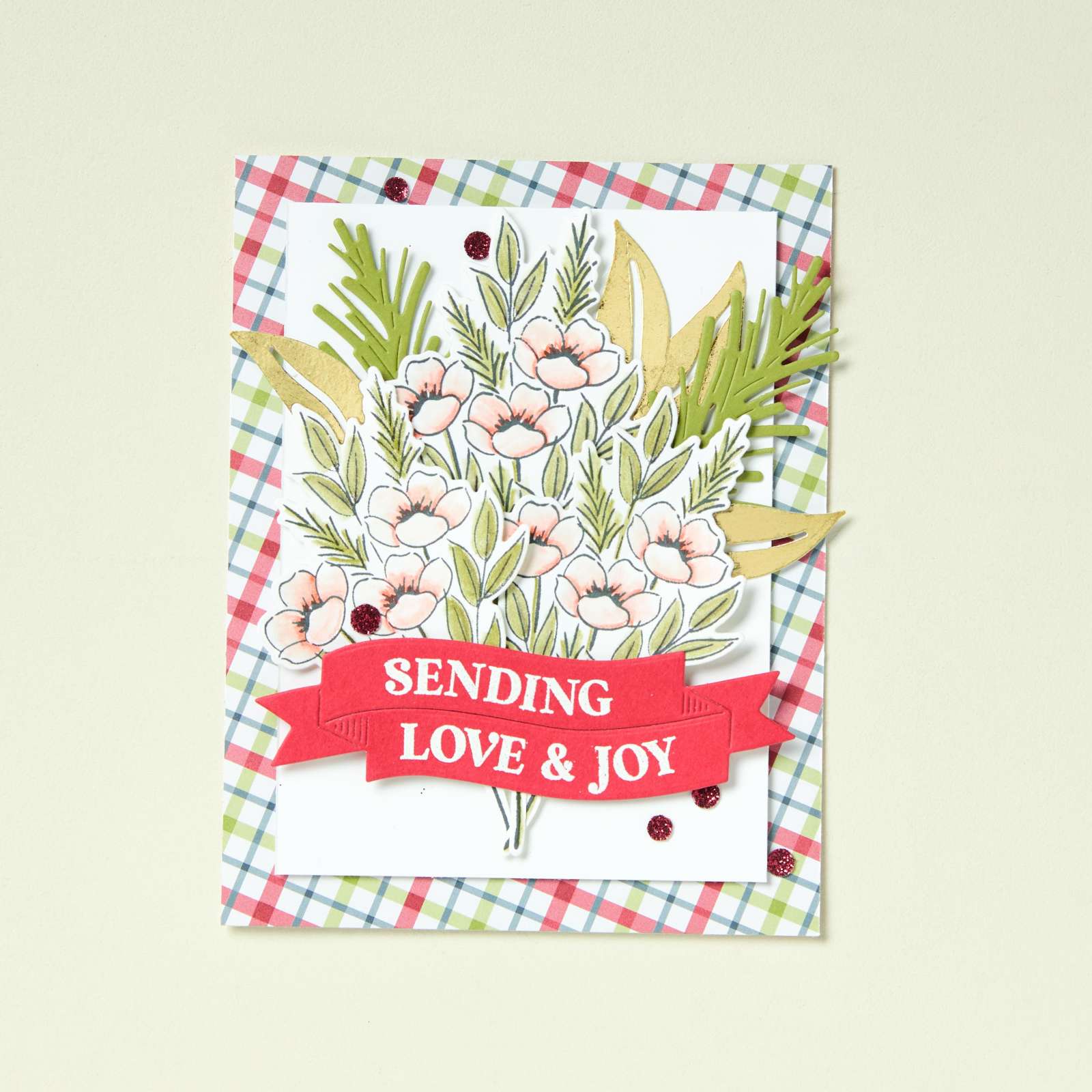 TRADITIONS OF CHRISTMAS  12" X 12" (30.5 X 30.5 CM) SPECIALTY DESIGNER SERIES PAPER