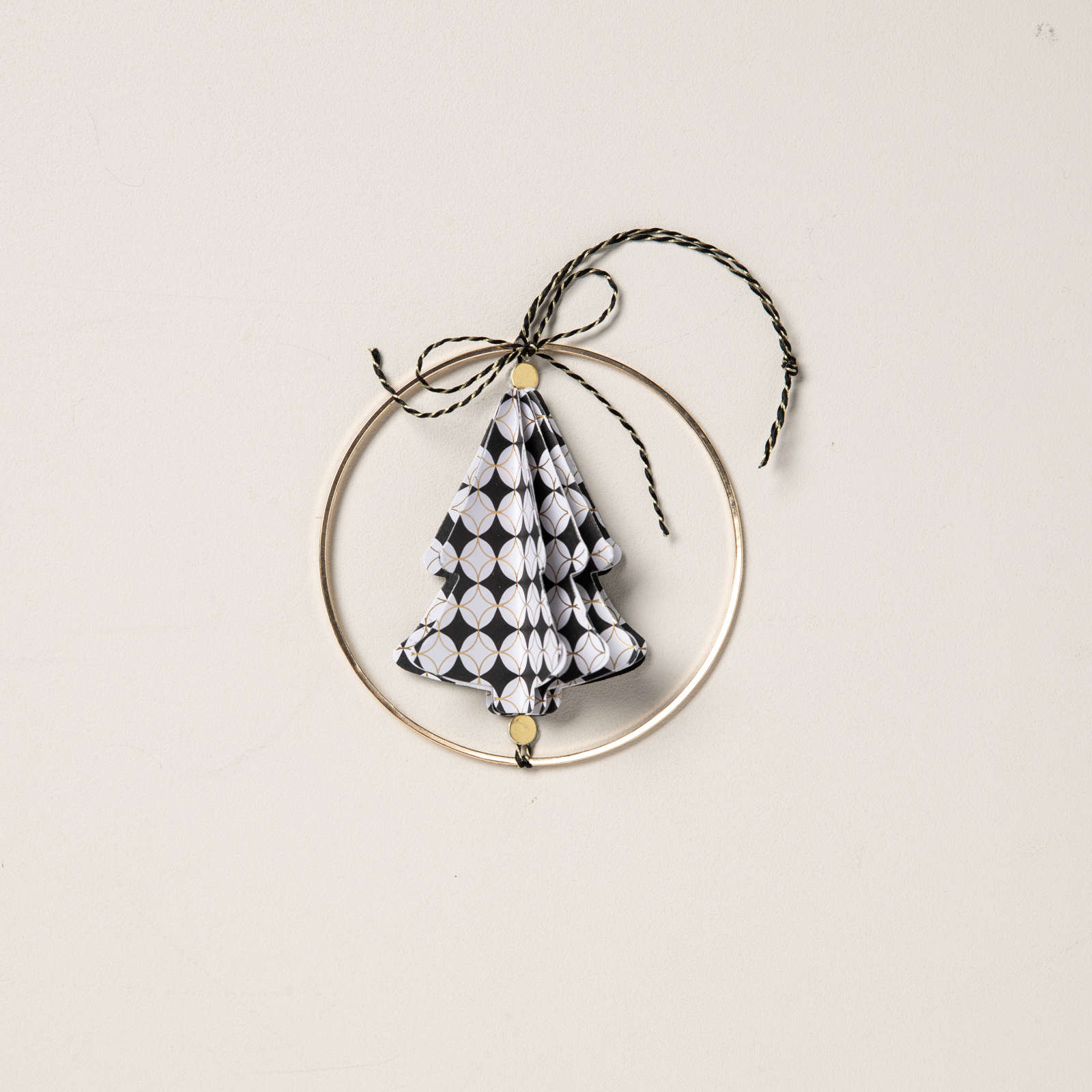 GROTE GOUDKLEURIGE RINGEN