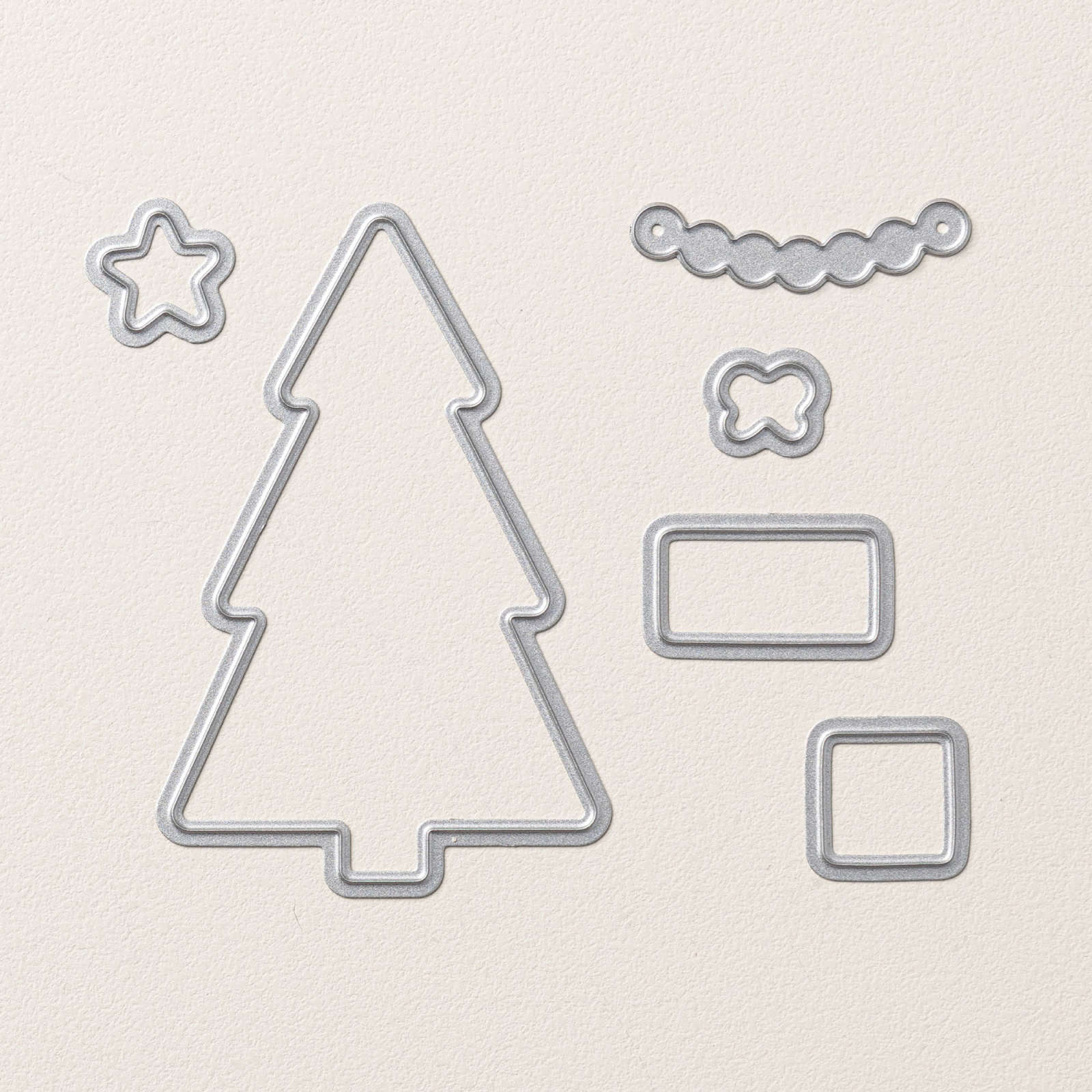 PRODUKTPAKET GESCHMÜCKTER TANNENBAUM (DEUTSCH)