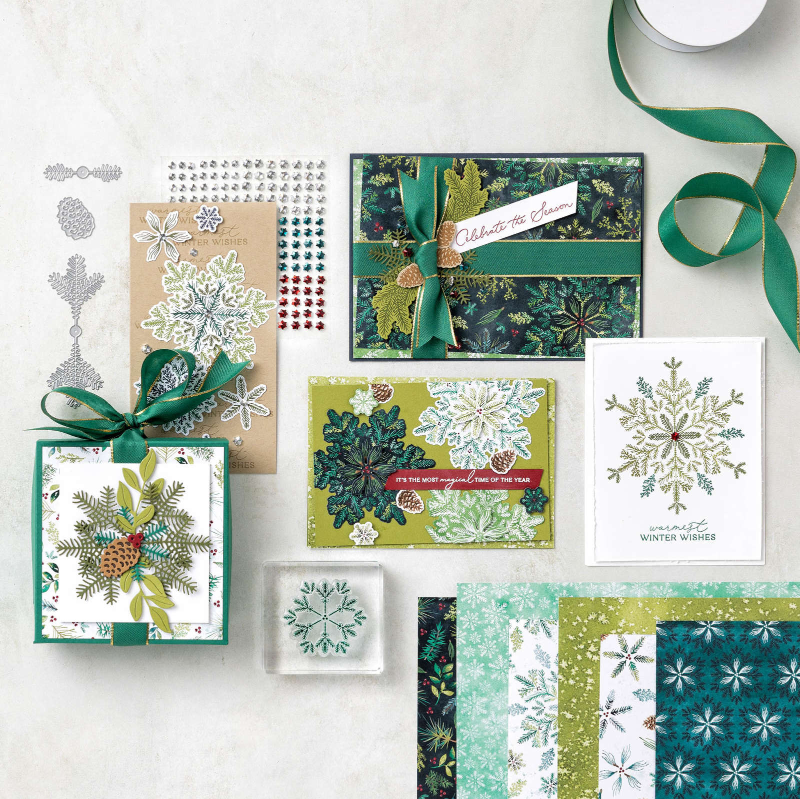 PRODUKTREIHEN-KOLLEKTION ELEGANT PINE SNOWFLAKES (ENGLISCH)