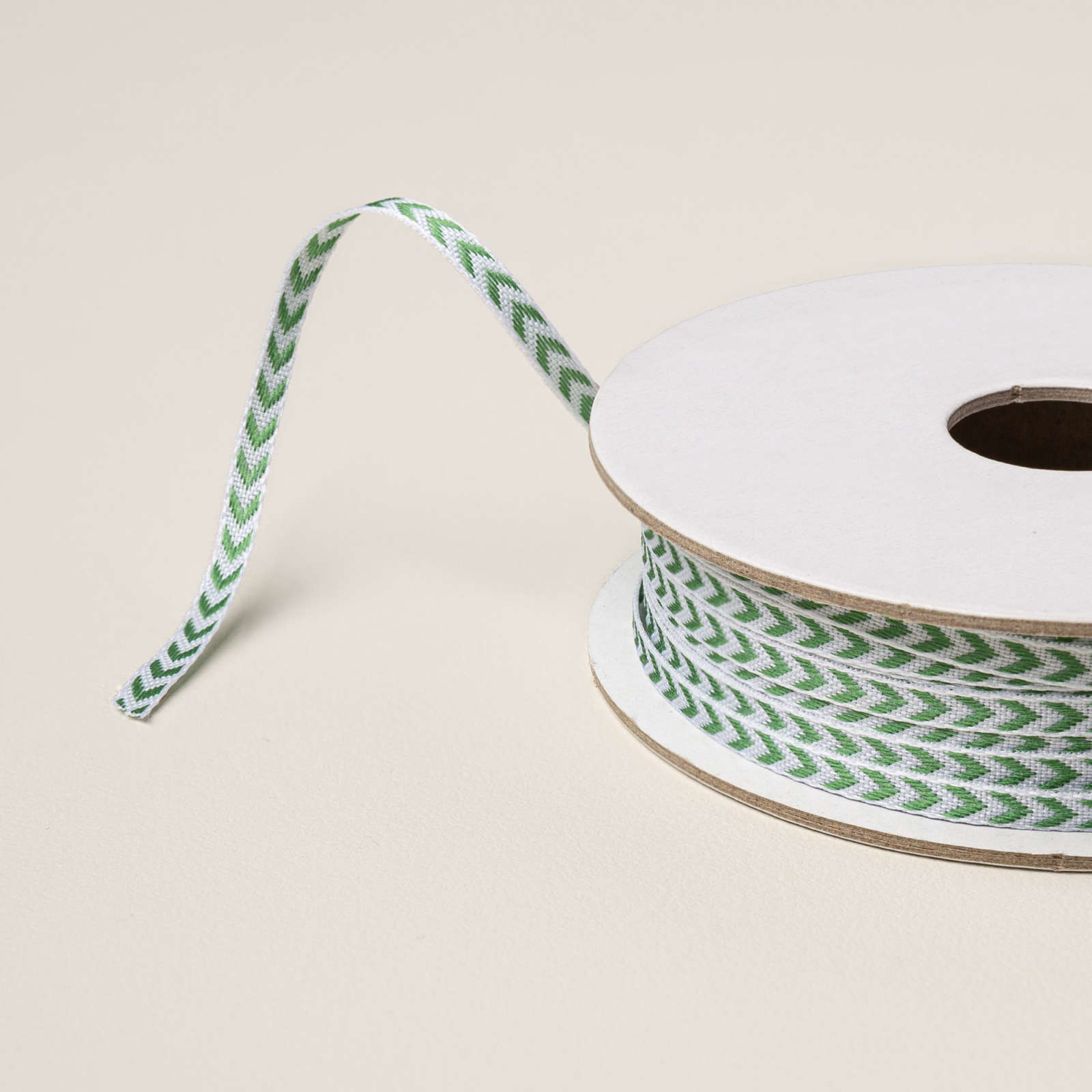 GARDEN GREEN 1/8" (3.2 MM) CHEVRON RIBBON