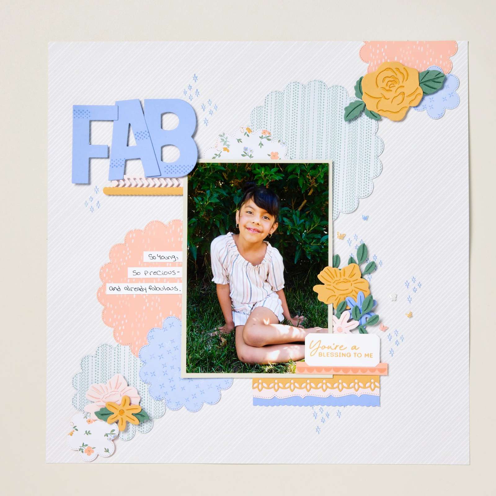 SCALLOPED BLOOMS BUNDLE (ENGLISH)