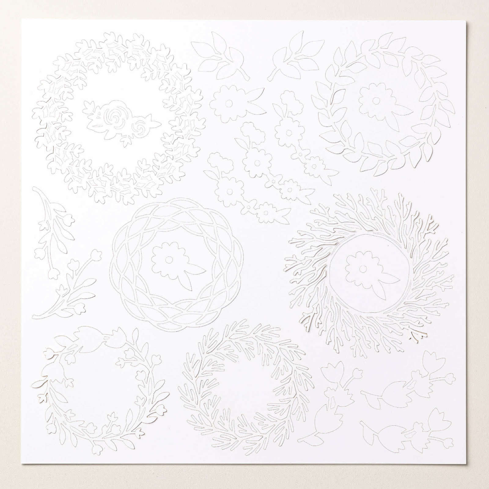 DETAILED WREATHS ACCENTS