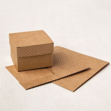 SCALLOPED KRAFT TREAT BOXES