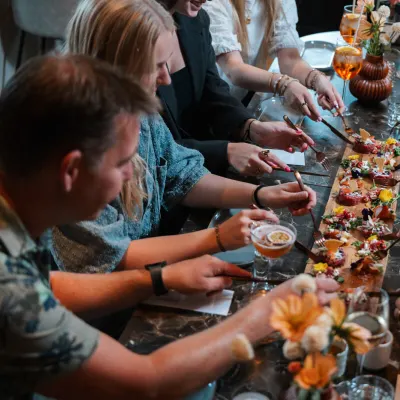 Samen borrelen bij Brasserie Tante Pos