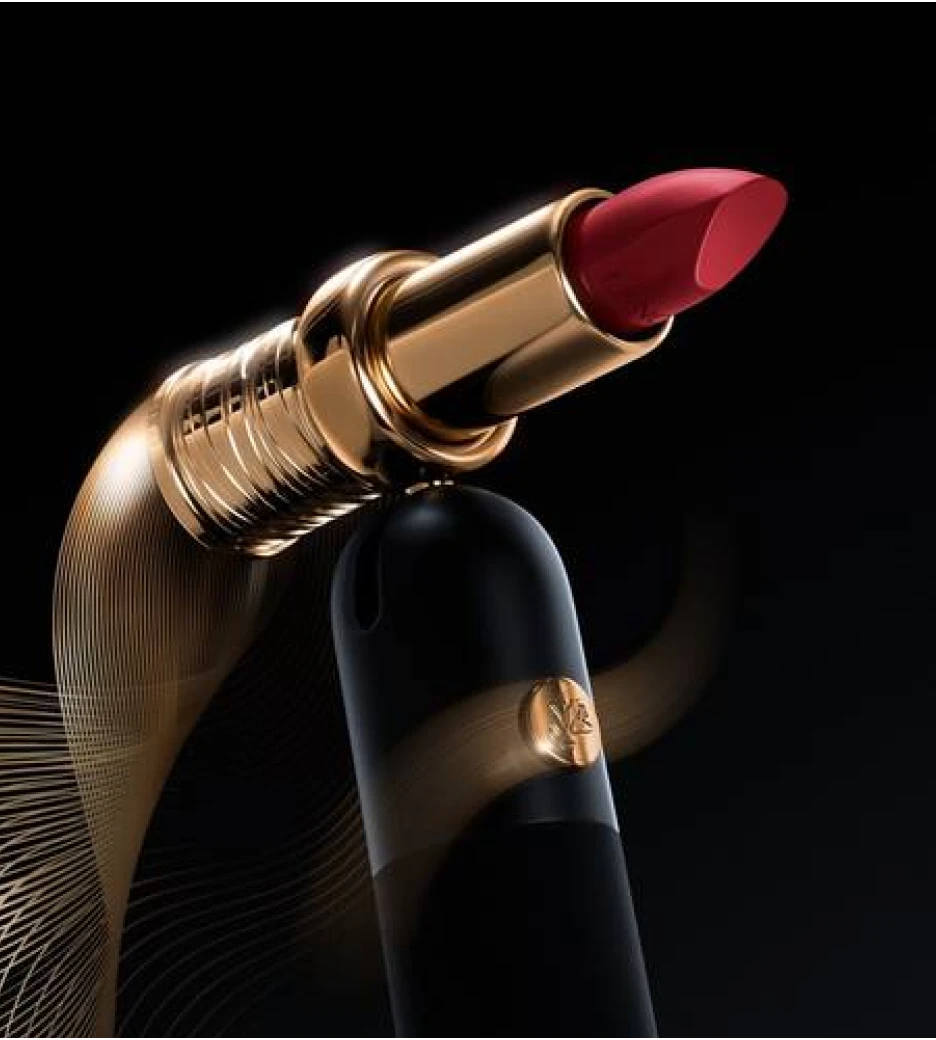 The HAPTA device with a lipstick applicator attached