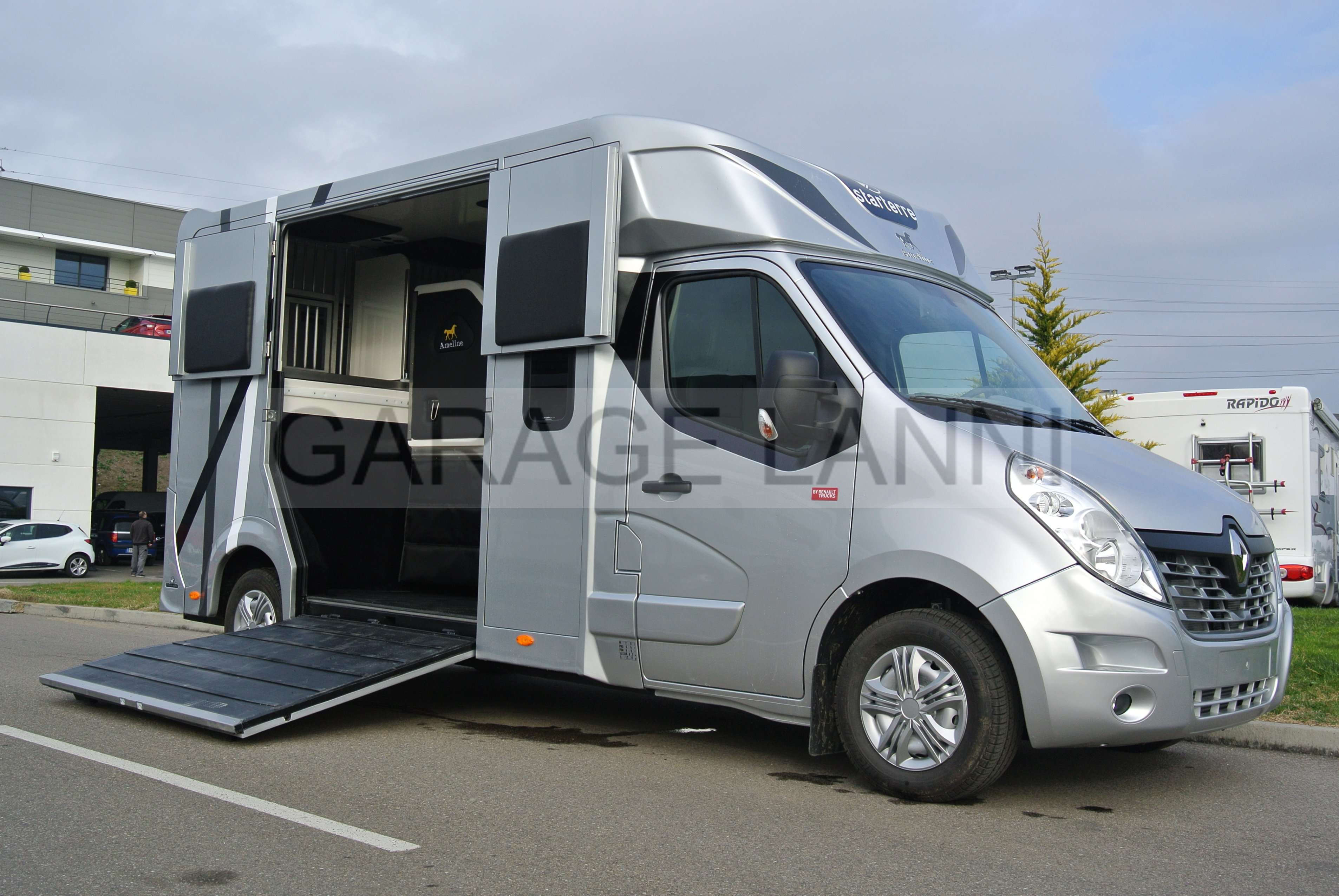 camion chevaux 5 places